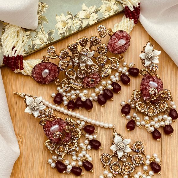 Elevate your style with stunning women’s jewelry